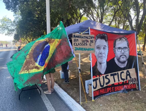 Defensoras e Defensoras de diretos humanos em resistência para viver- O Brasil contemporâneo em guerra contra quem luta por direitos